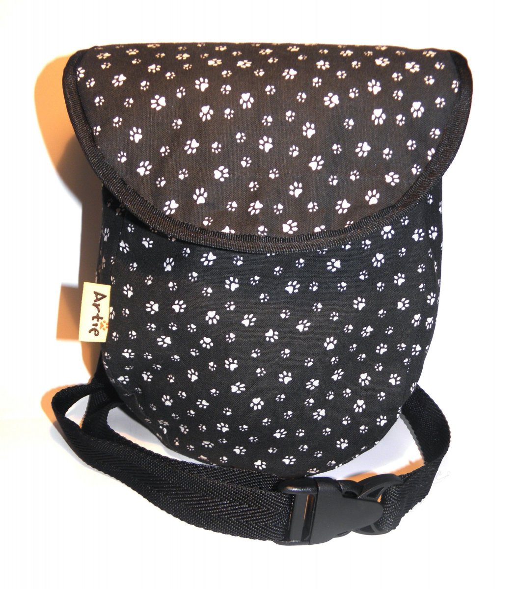 Dvoukomorový pamlskovník s klopou - černobílé tlapky