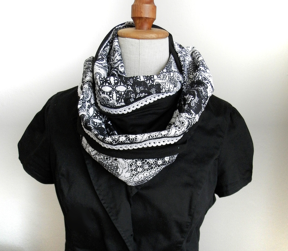 nákrčník,tunel černobílý 