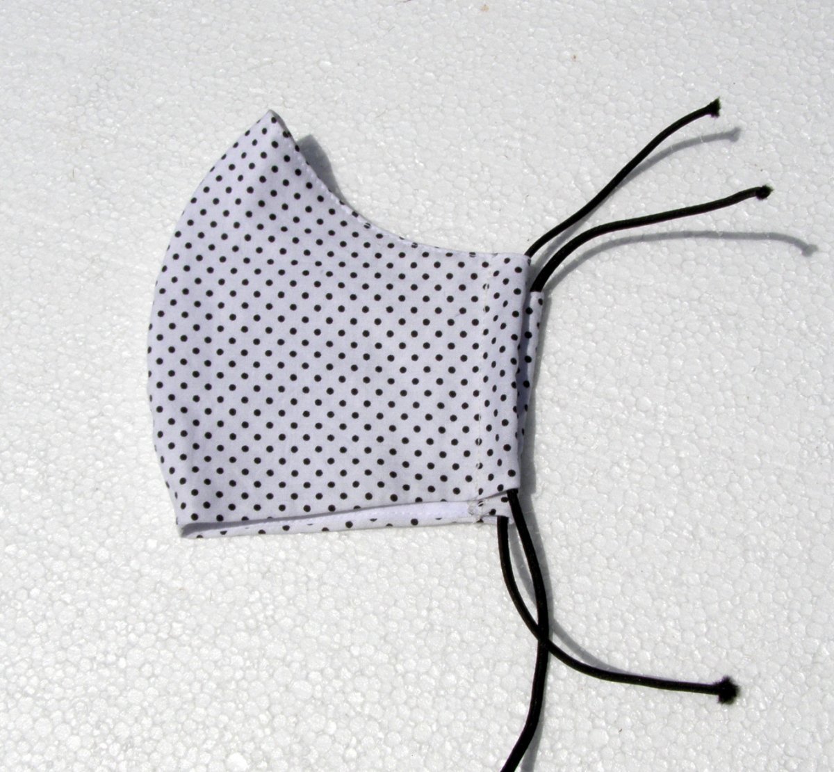 Rouška tvarovaná, dvouvrstvá s kapsou