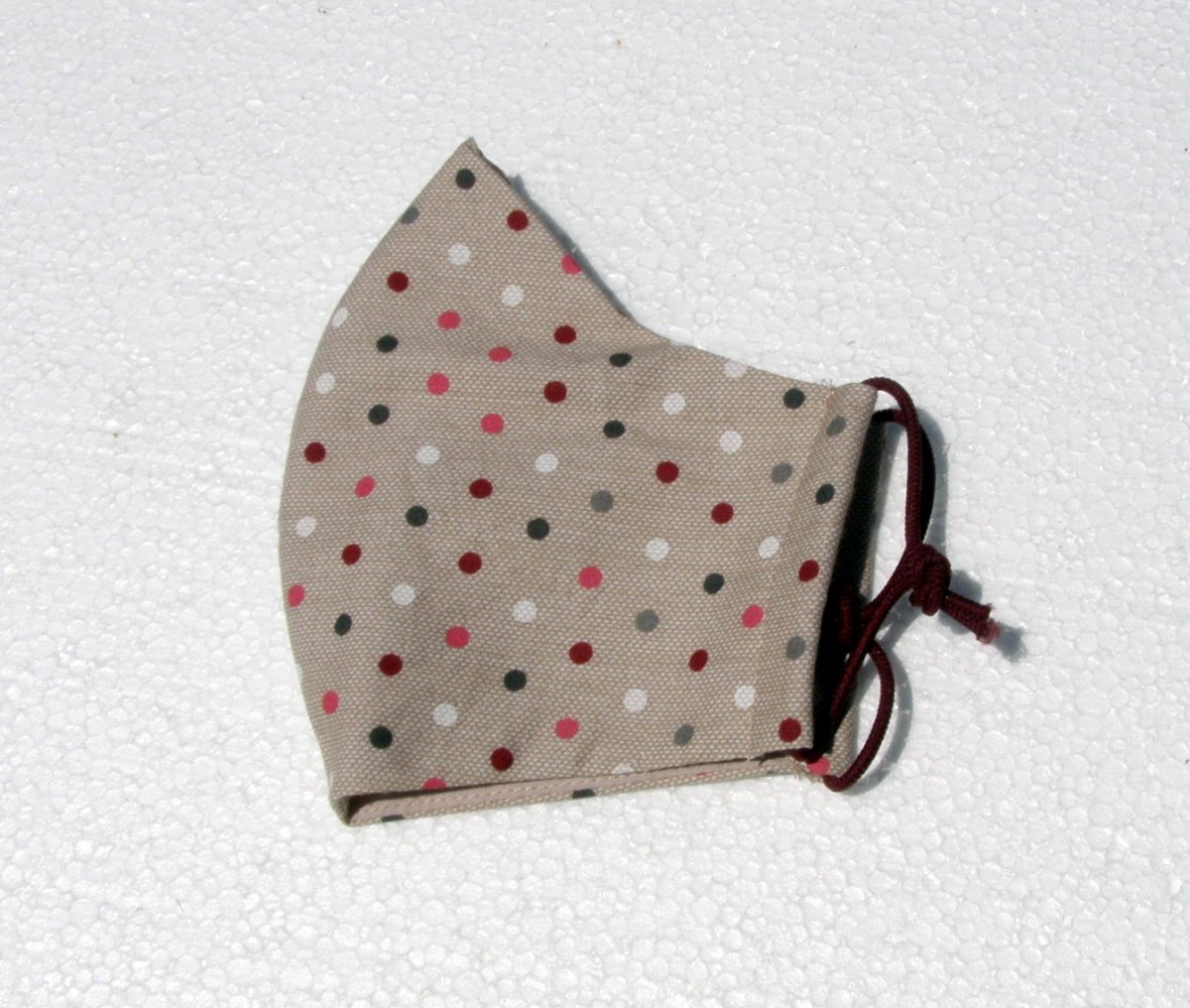 Rouška tvarovaná, dvouvrstvá