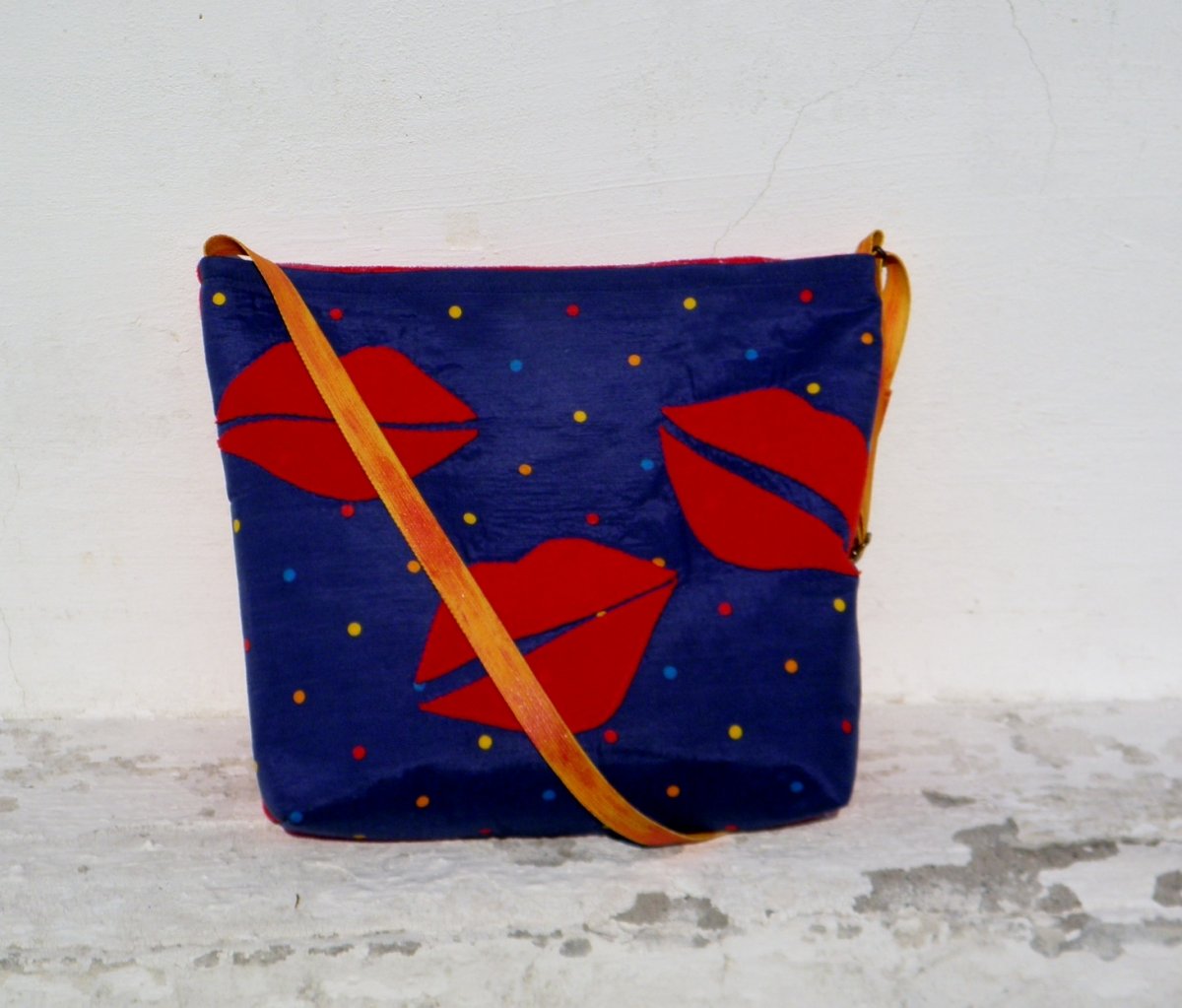 Originál crossbody puntík/pusinky 