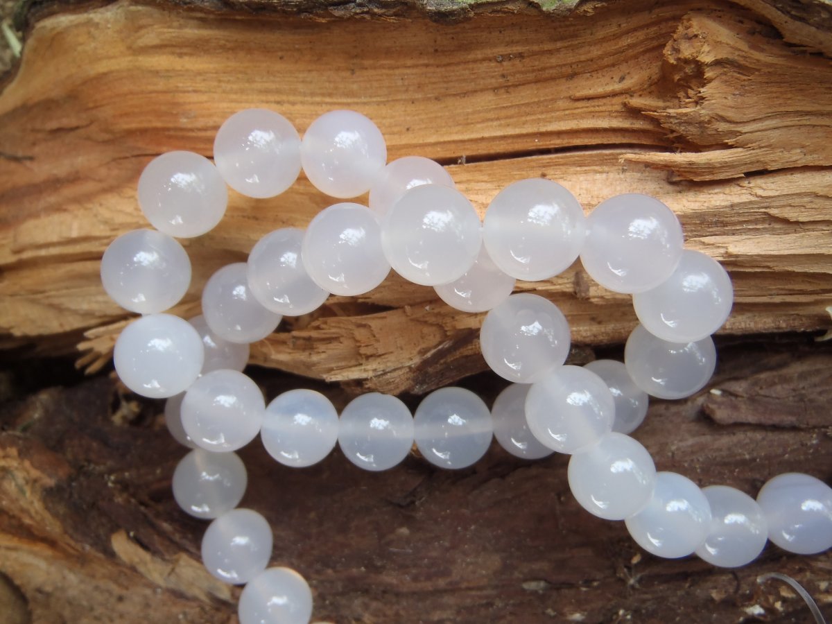 bílý achát - korálky 10mm