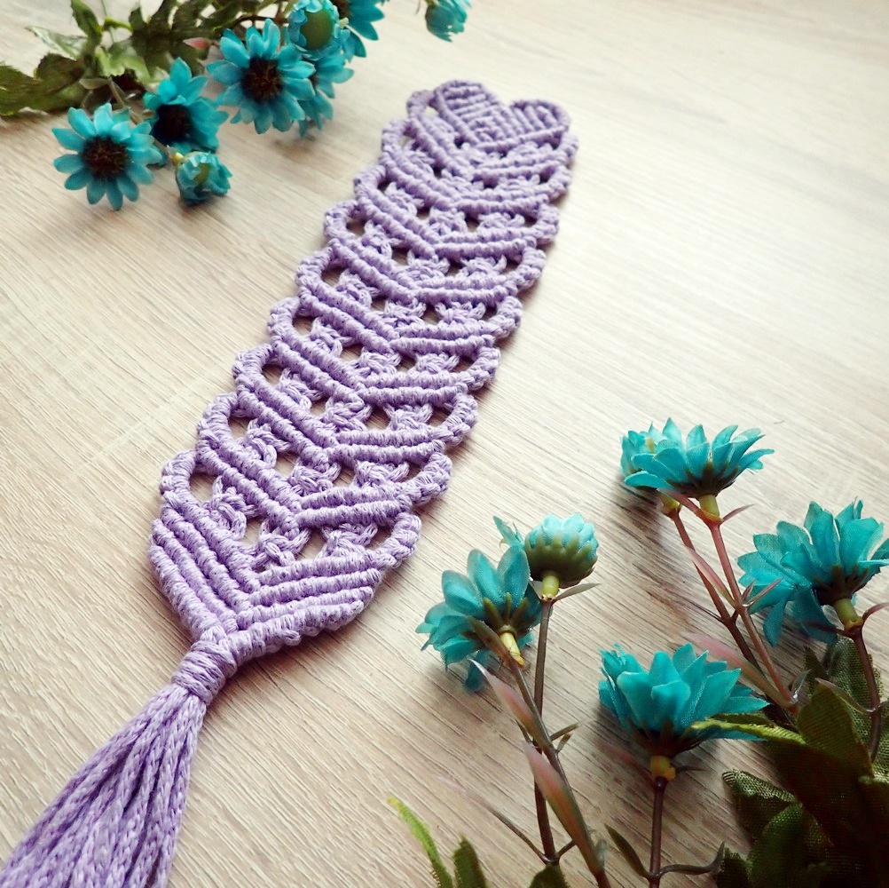 Macrame záložka do knihy.
