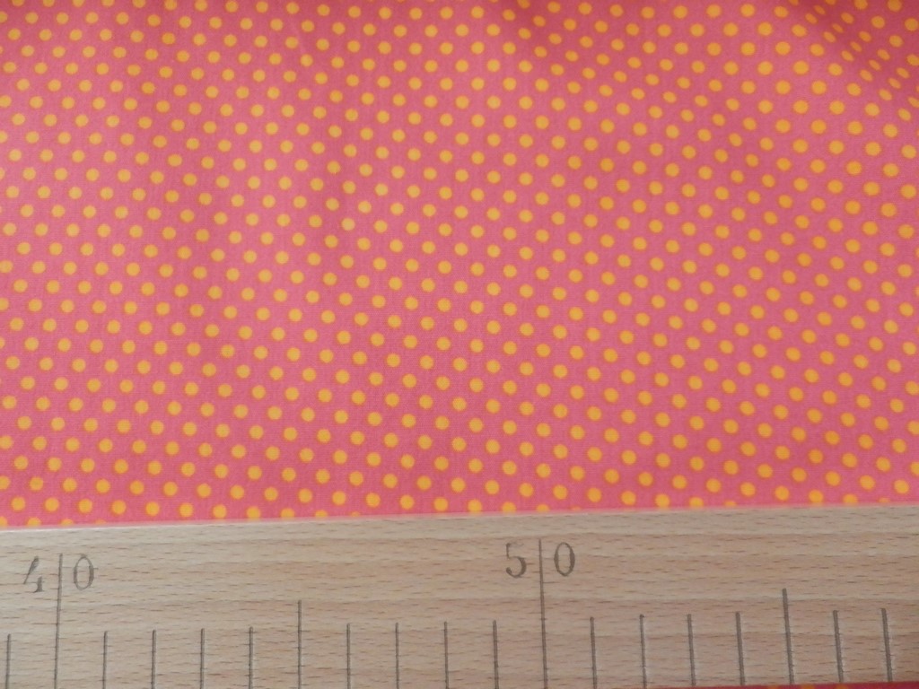 Světle oranžový puntík na červeno-oranžové 2mm