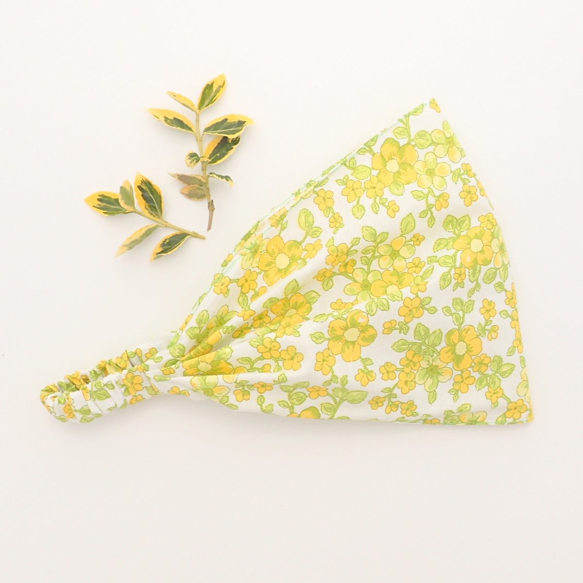 Látkový šátek - jarní kvítí