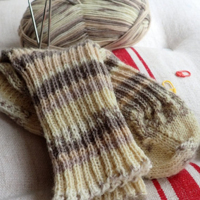 Béžové ručně pletené vlněné ponožky vel. 38-39