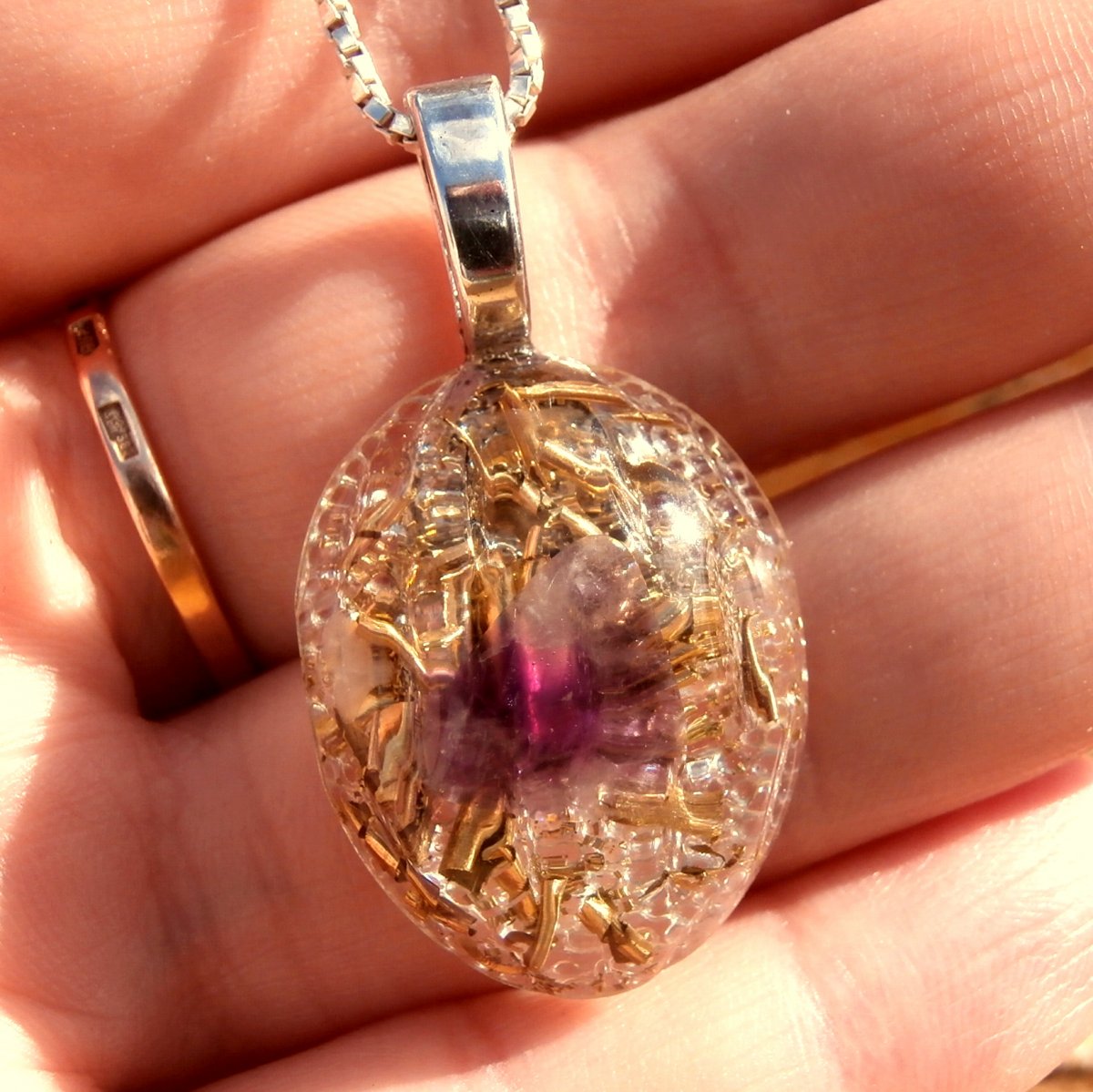 Orgonit, *Ametystový plamínek*