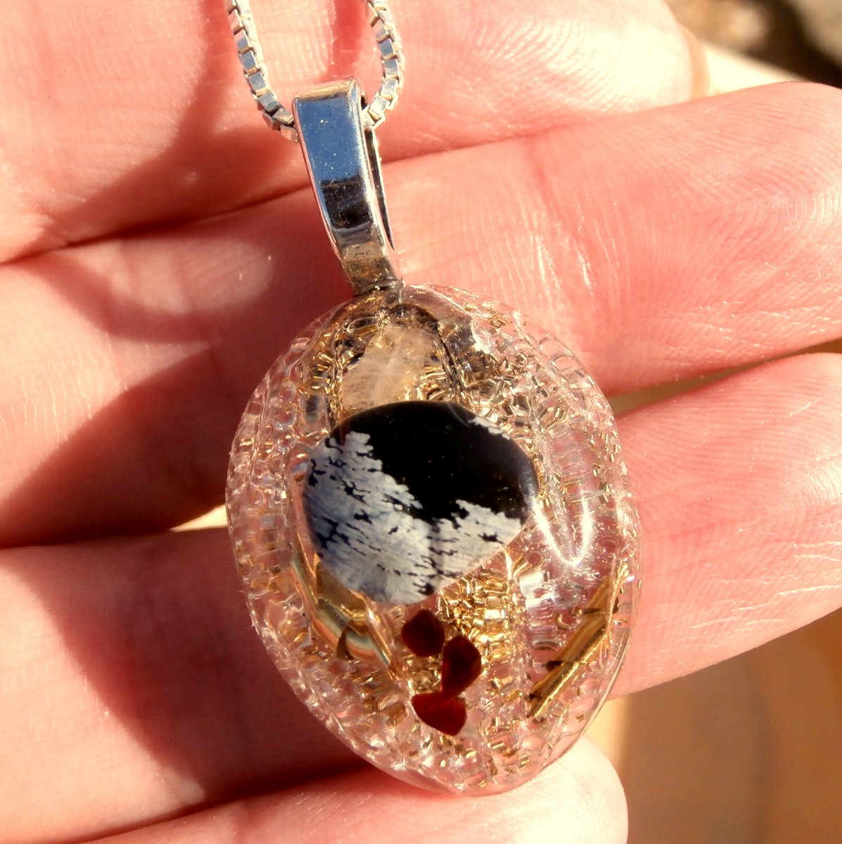 Orgonit, *Obsidián pro Čarodějku*