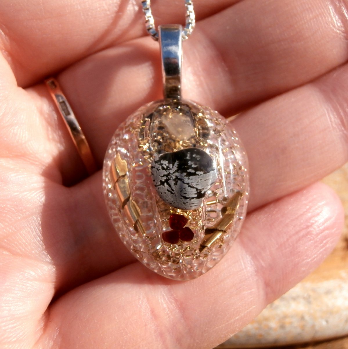 Orgonit, *Obsidián pro Čarodějku*