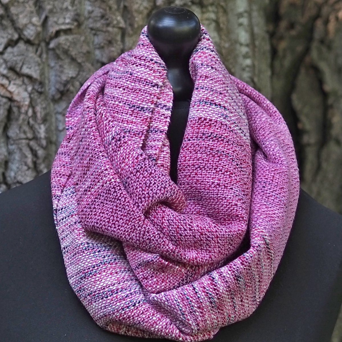 RUČNĚ TKANÁ ŠÁLA - IVETKA