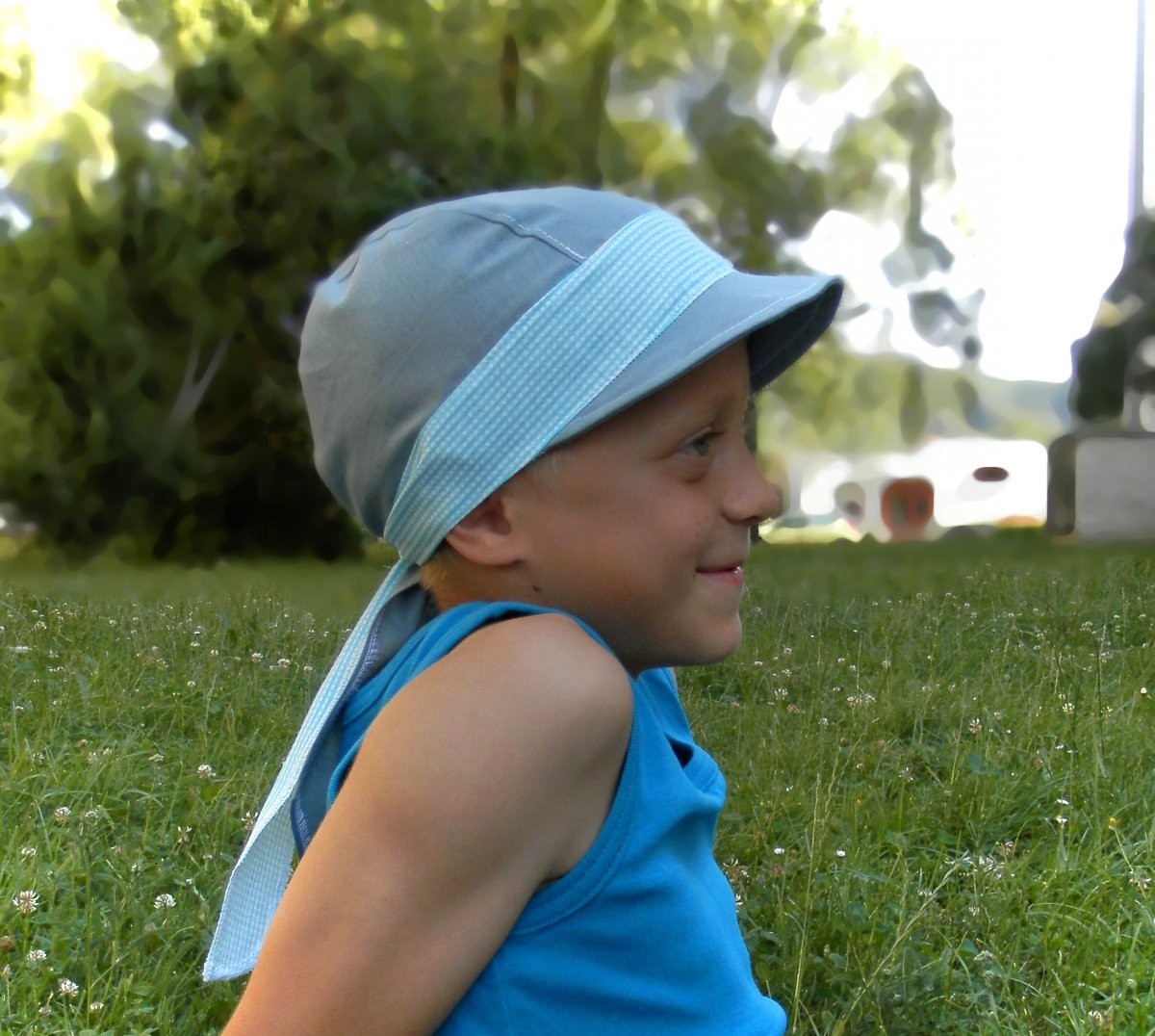 letní dětská pirátka s kšiltem  šedá a tyrkys kostečky lem