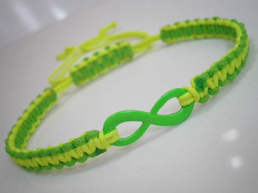 "Infinity" neonový dvoubarevný náramek (macramé)
