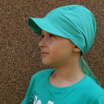 letní dětská pirátka s kšiltem zelená-modré kostičky