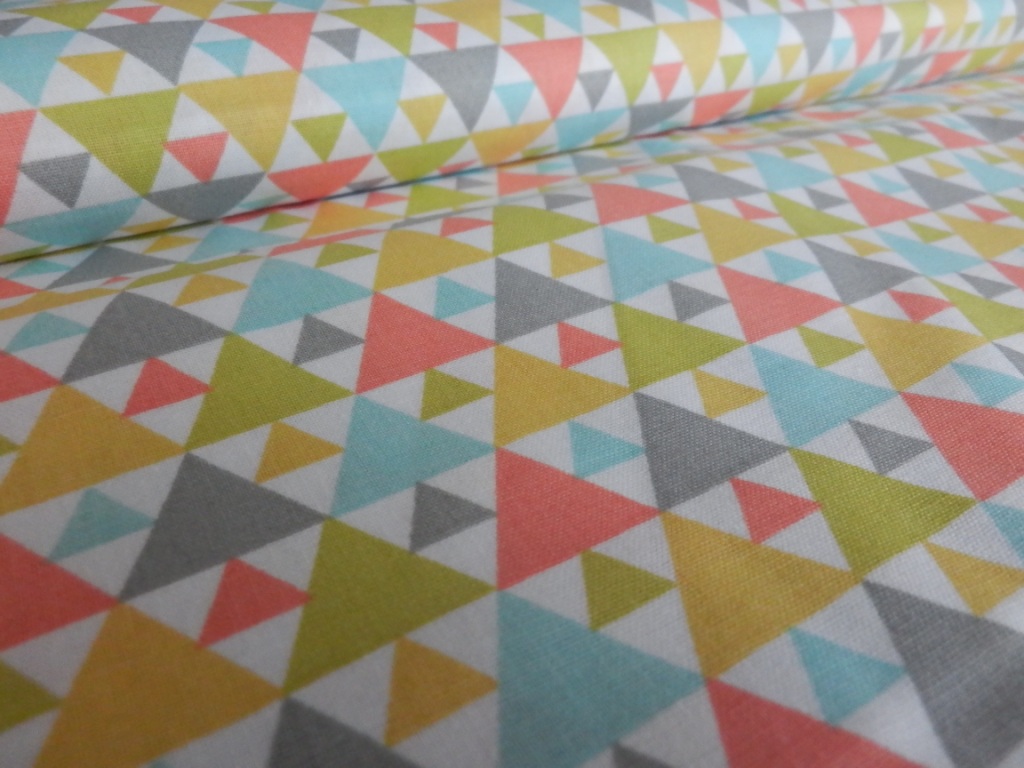 Trojúhelníky žluto-modré