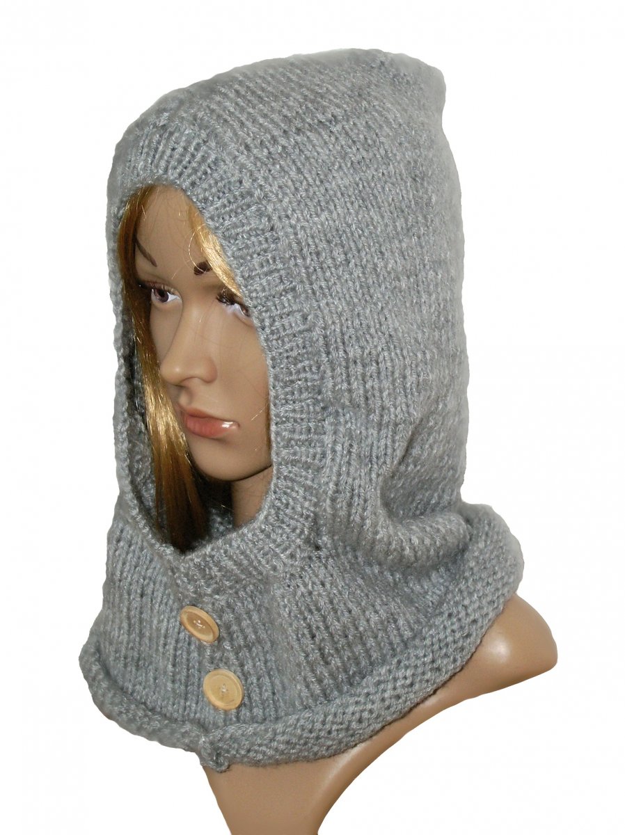 PLETENÁ KAPUCE S NÁKRČNÍKEM