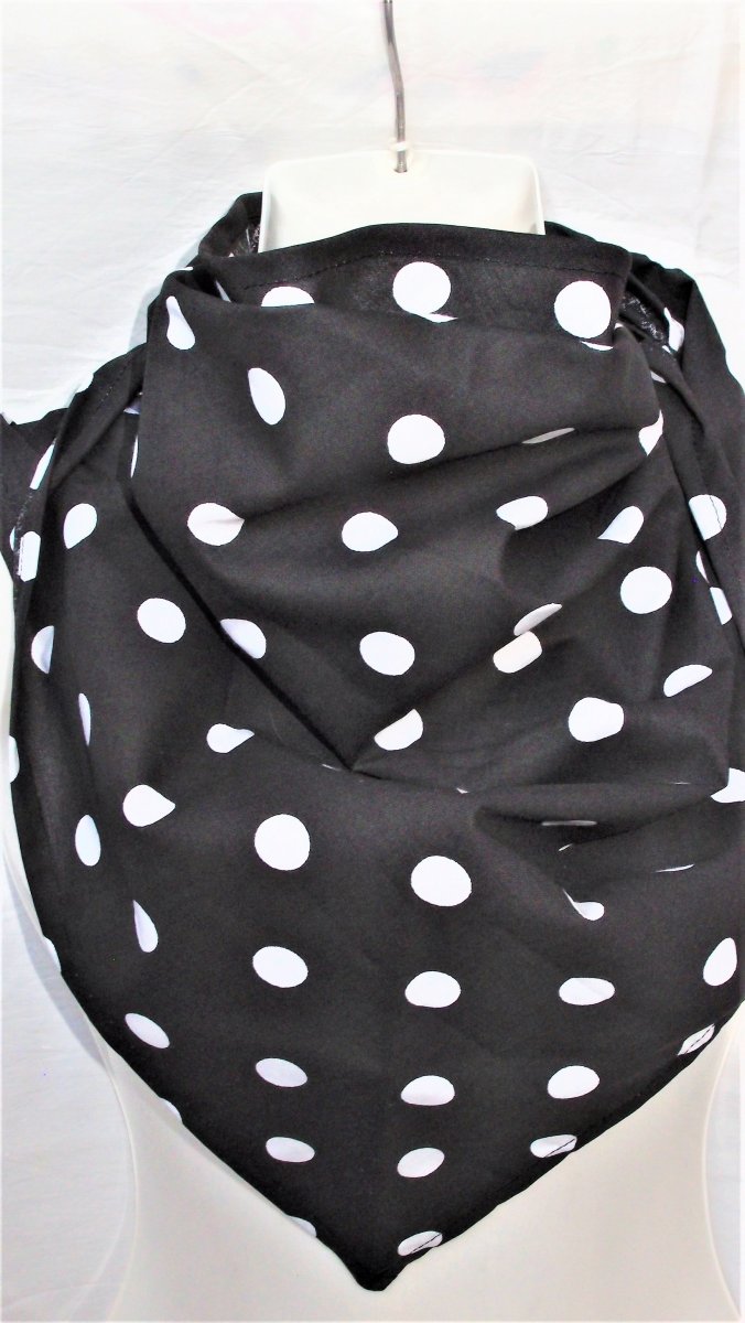 PUNTÍKY NA ČERNÉ - trojcípý šátek