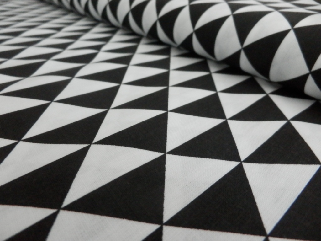 Trojúhelníky černo-bílé