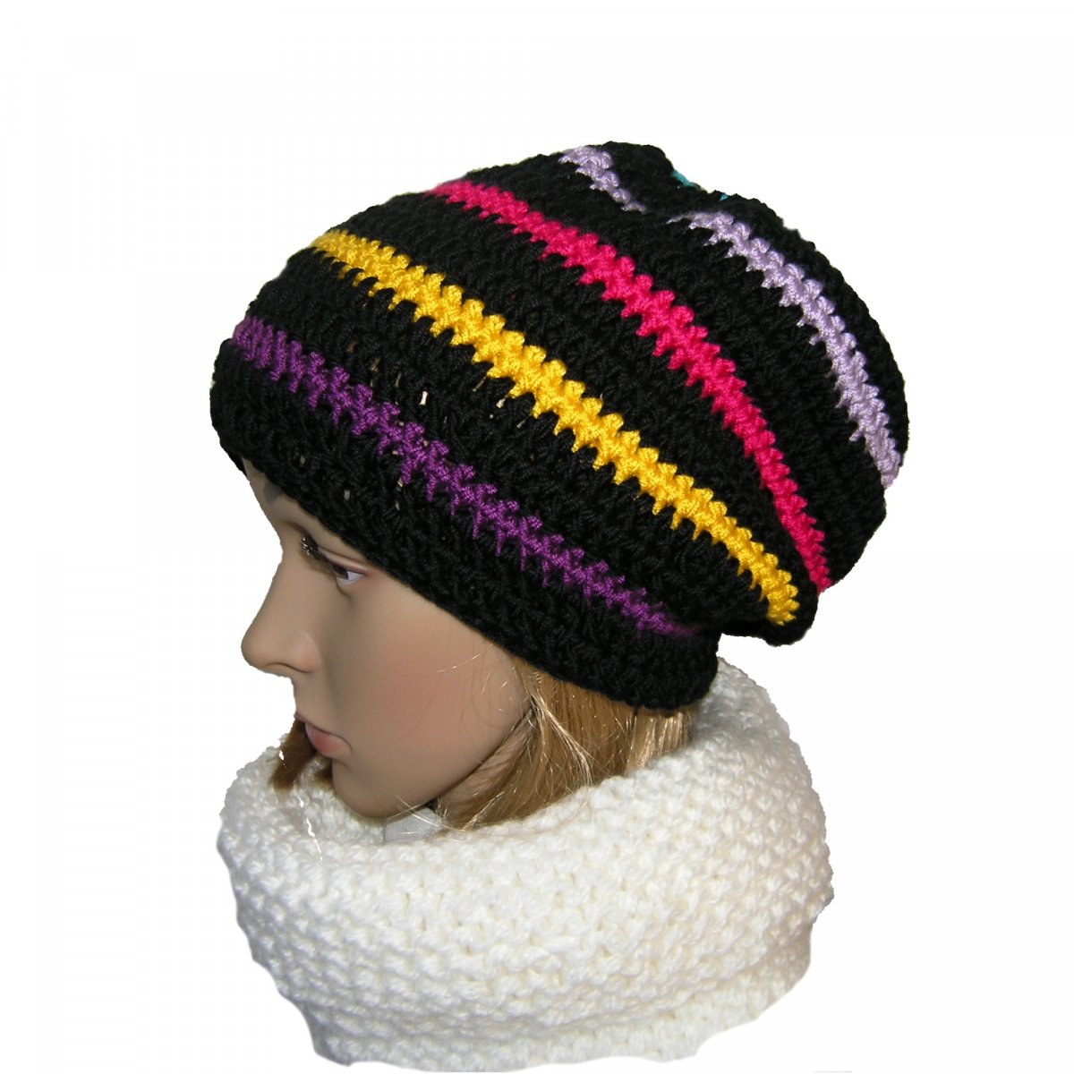 HÁČKOVANÁ ČEPICE - HUČKA