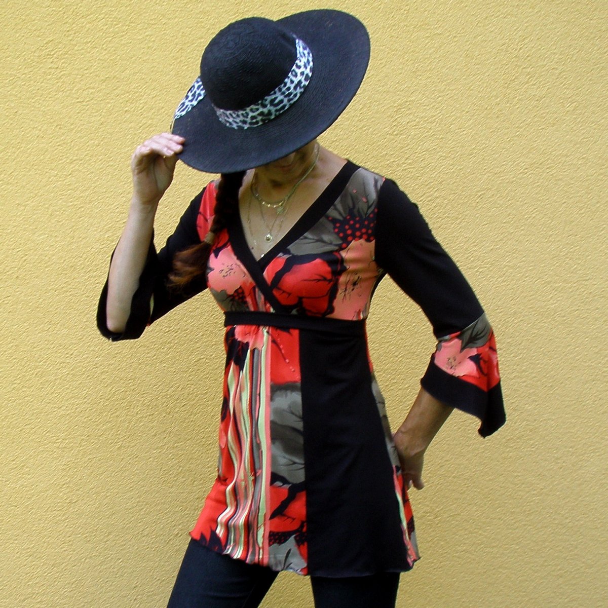 ČERVENÁ V KVĚTECH