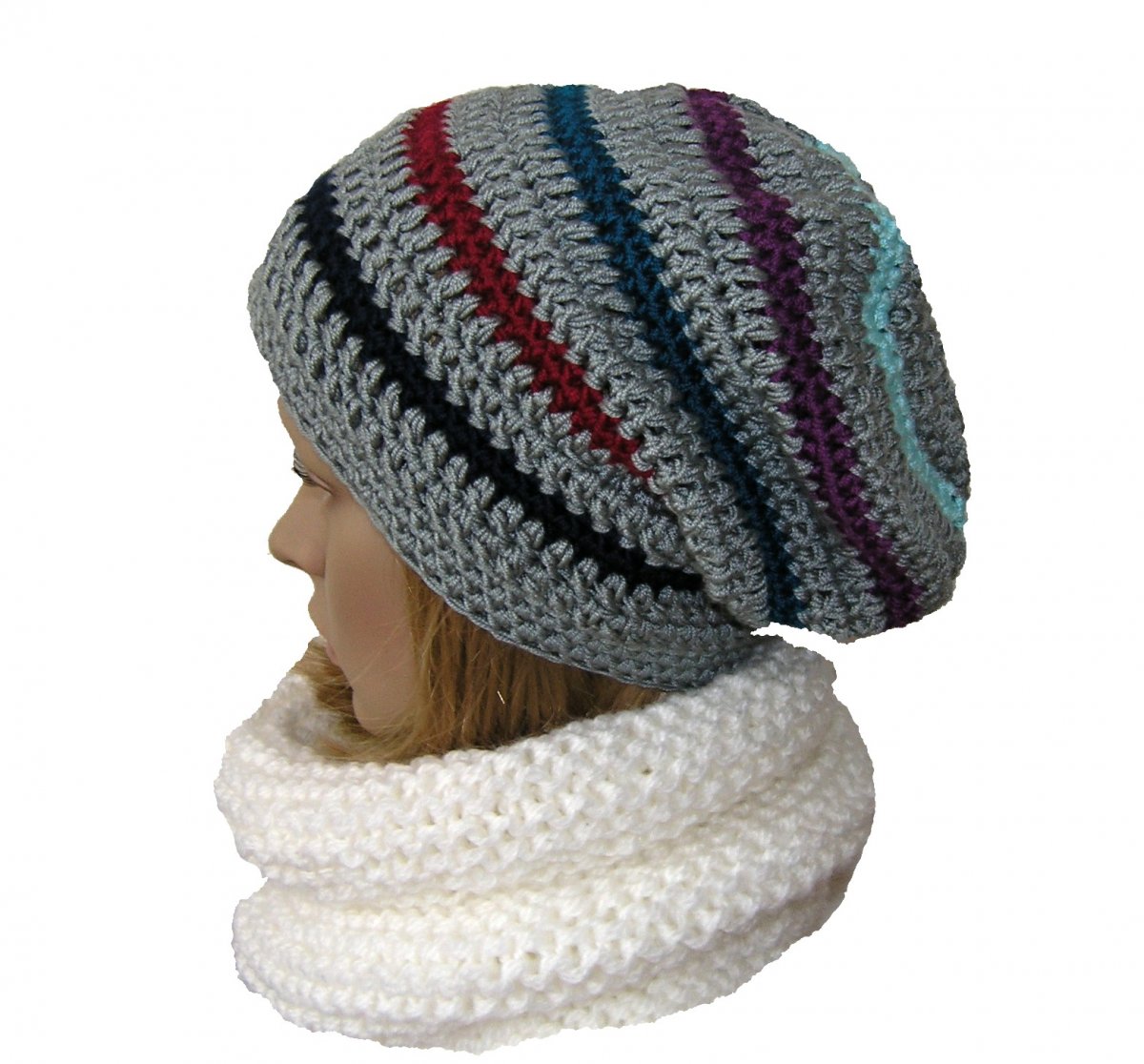 HÁČKOVANÁ ČEPICE - HUČKA