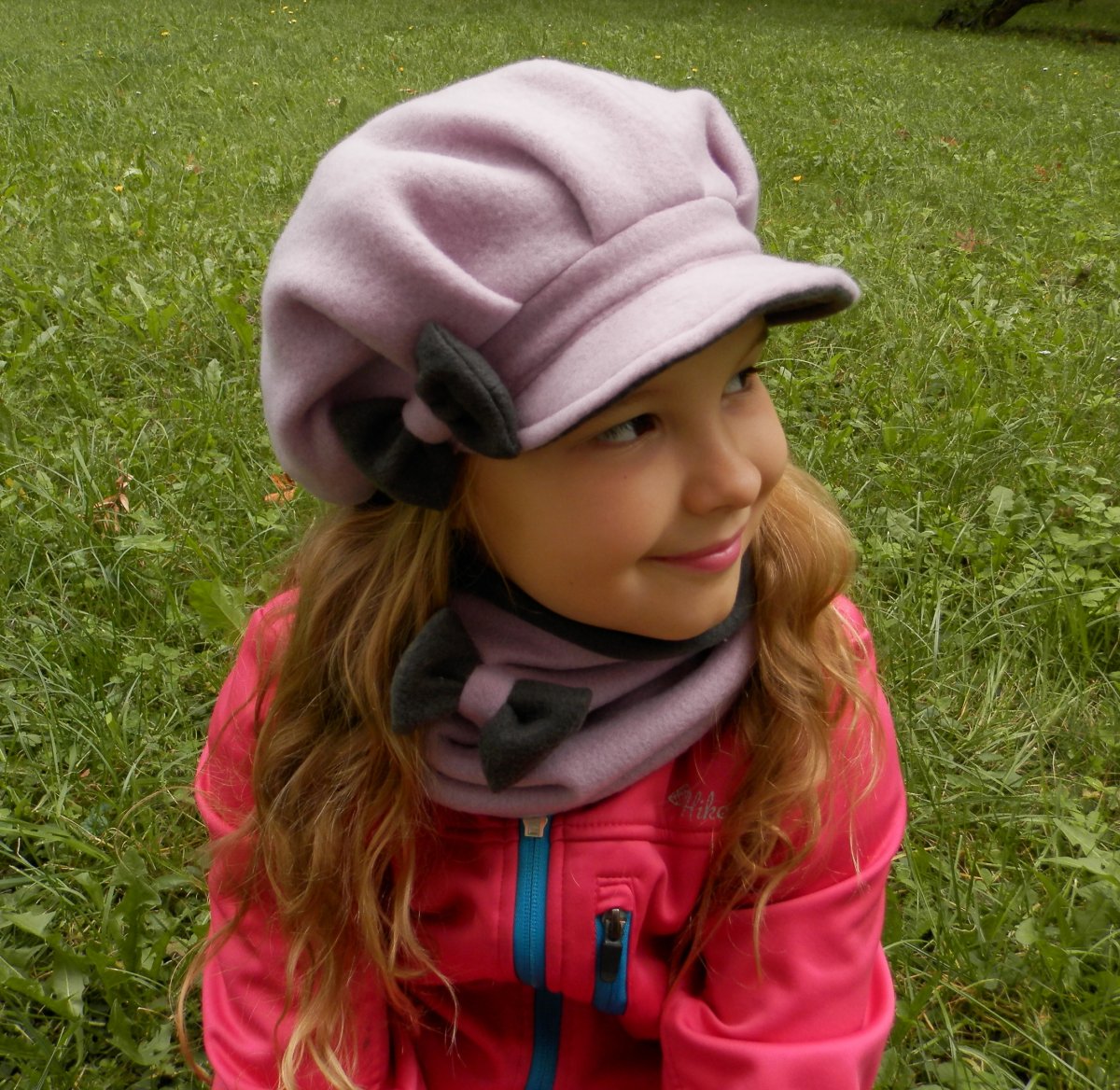 čepice ,BEKOVKA,KŠILTOVKA  fialová sv.+šedá mašle