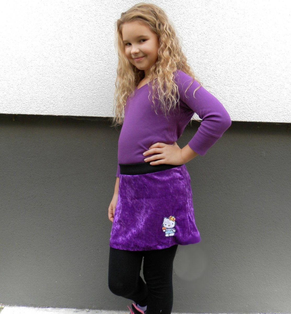 zimní sukýnka  fialová hello kitty 7/10 let