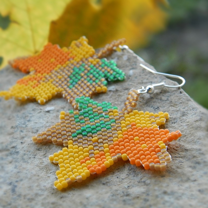 Podzimní javorové listí.