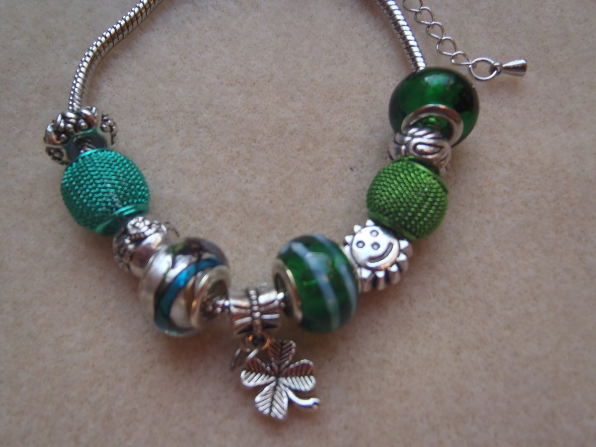 zelený se čtyřlístkem