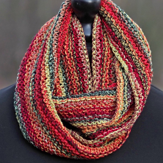 RUČNĚ PLETENÝ NÁKRČNÍK 