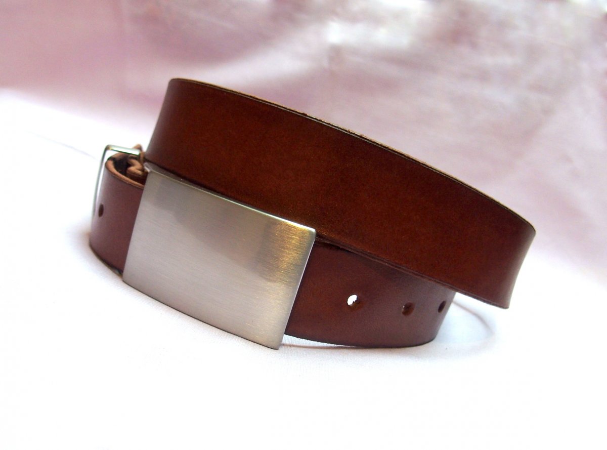 Opasek s plnou sponou