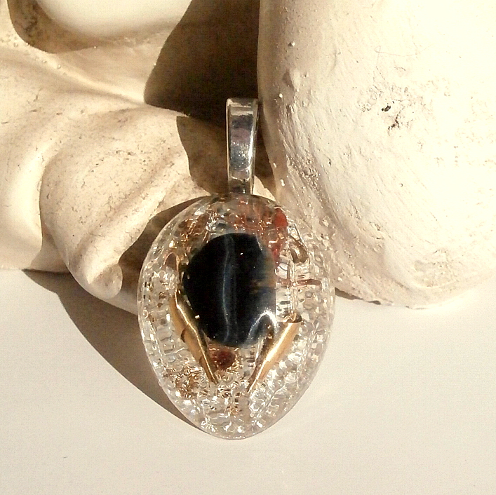 Orgonit, *Obsidián pro Čarodějku*, 4