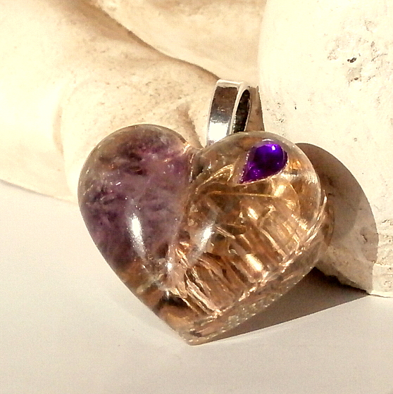 Orgonit, *Ametystové srdíčko*