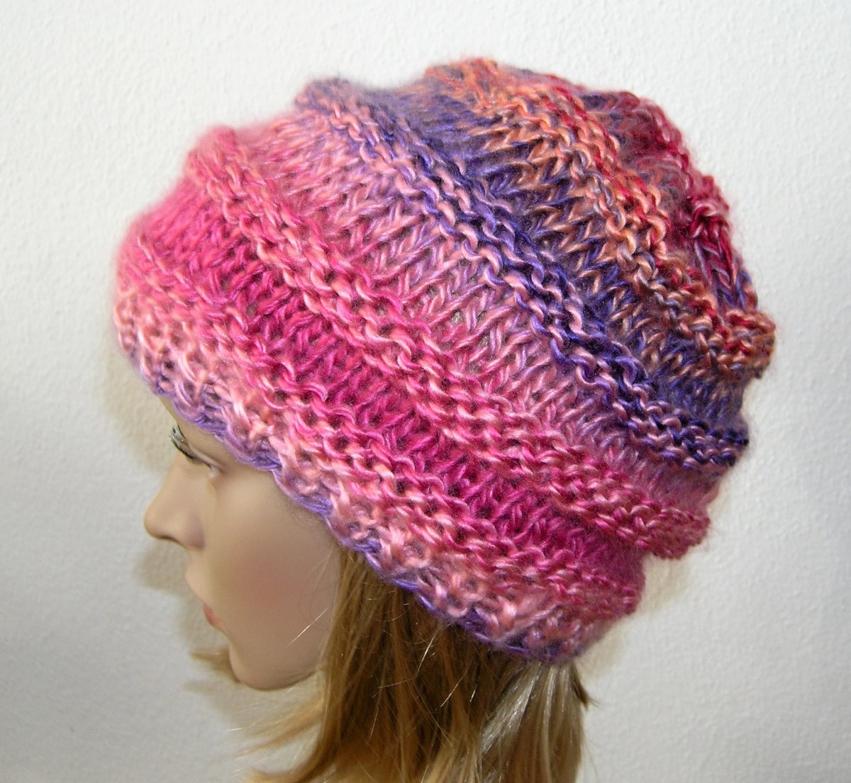 PLETENÁ ČEPICE - mix růžová