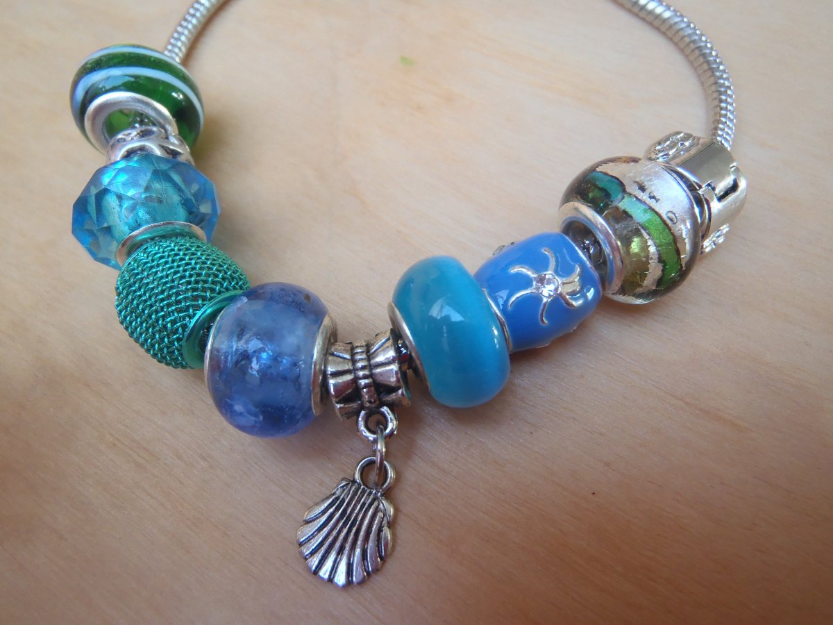 modro - zelený s mušlí