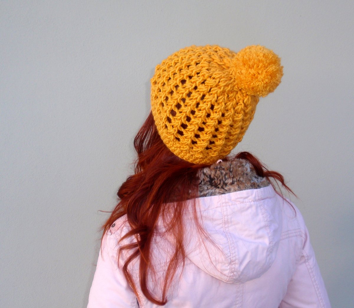 čepice hořčicově žlutá slunečná