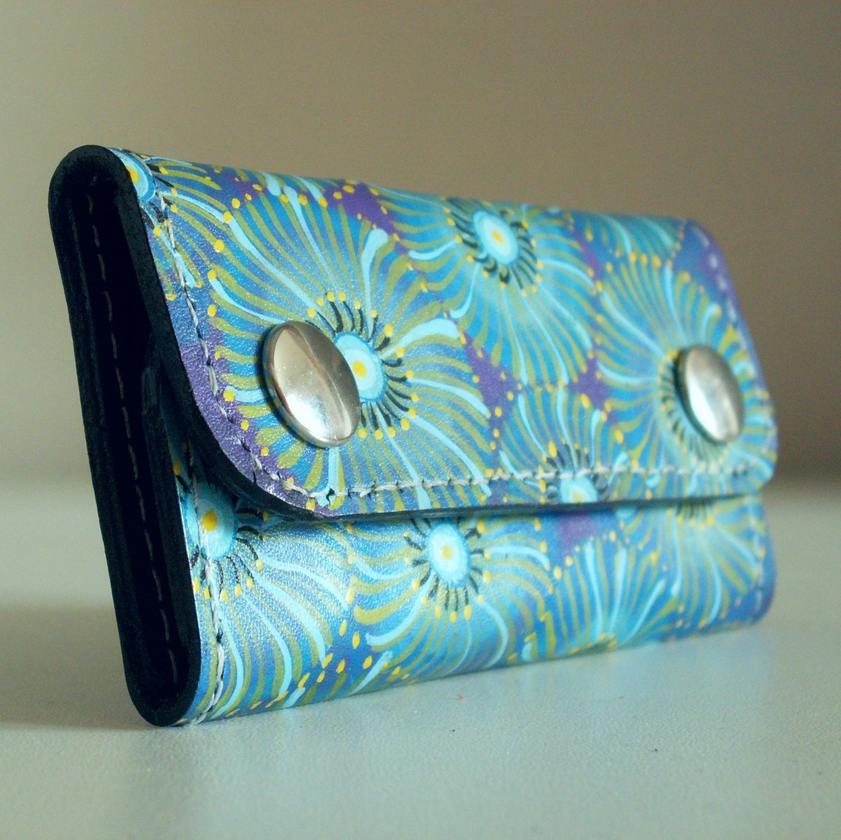 Podmořská louka - kožená autorská  klíčenka