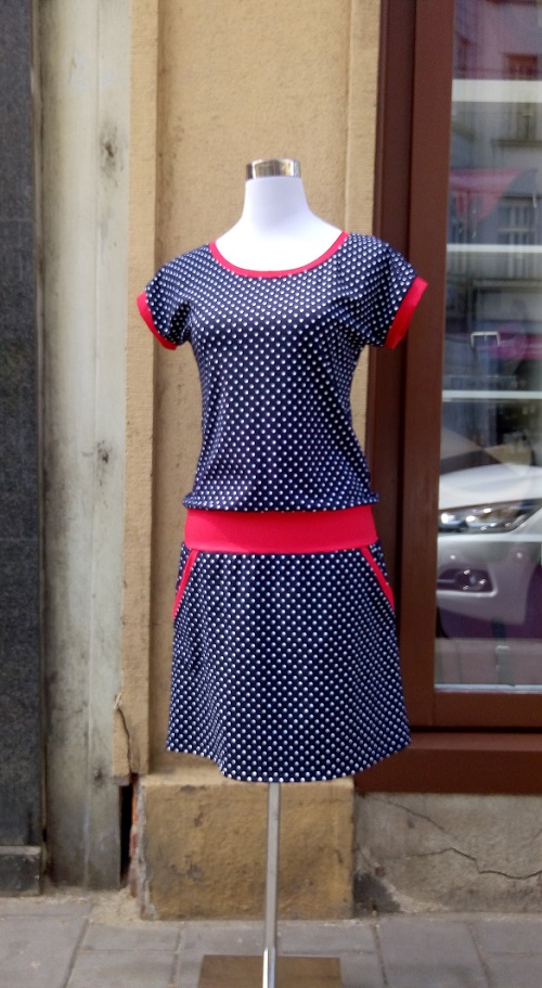 Šaty puntíky s červenou XS -  XXXL