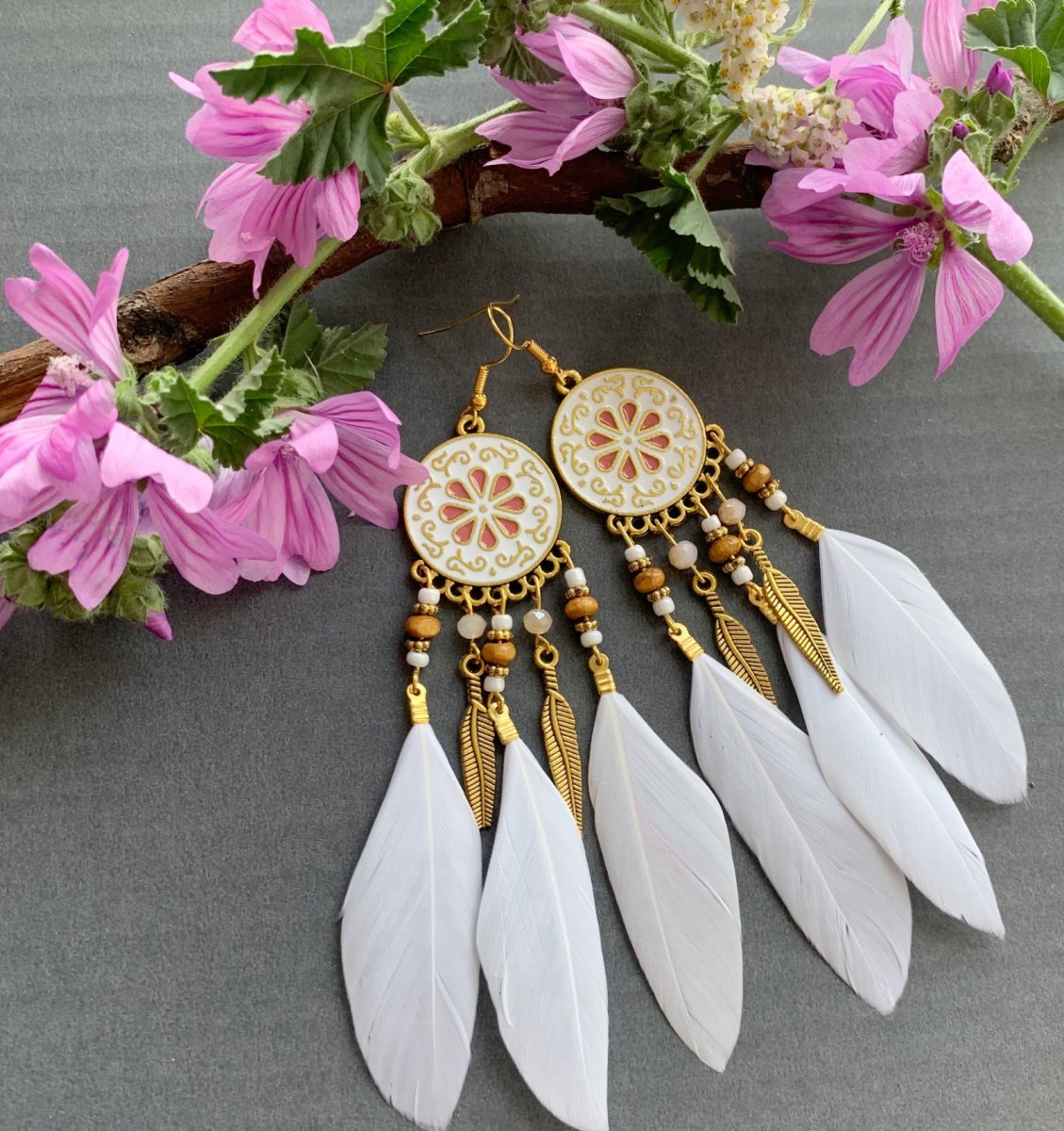 Peříčkové bílé náušnice