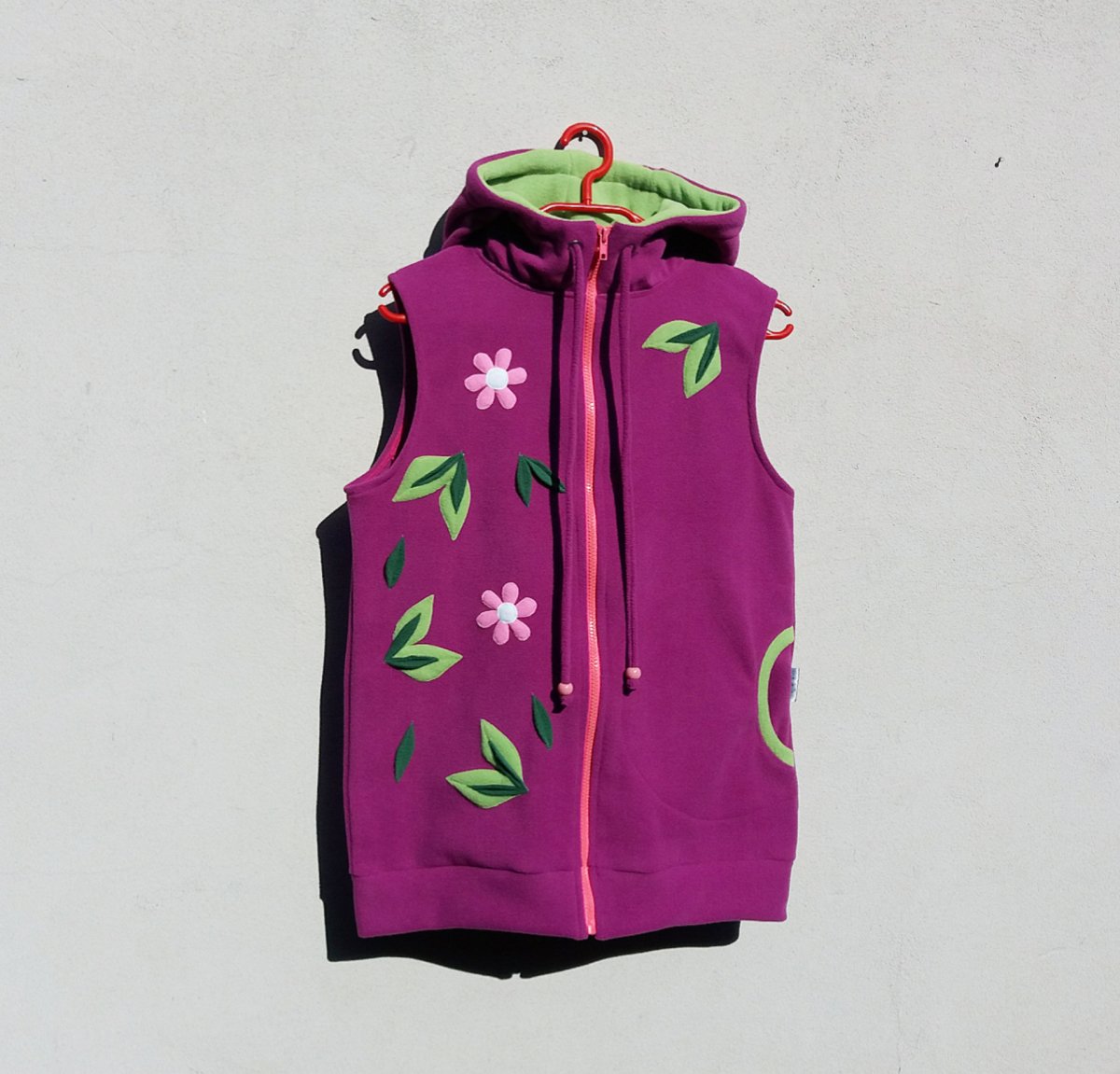 Ostružinová vesta na přání 