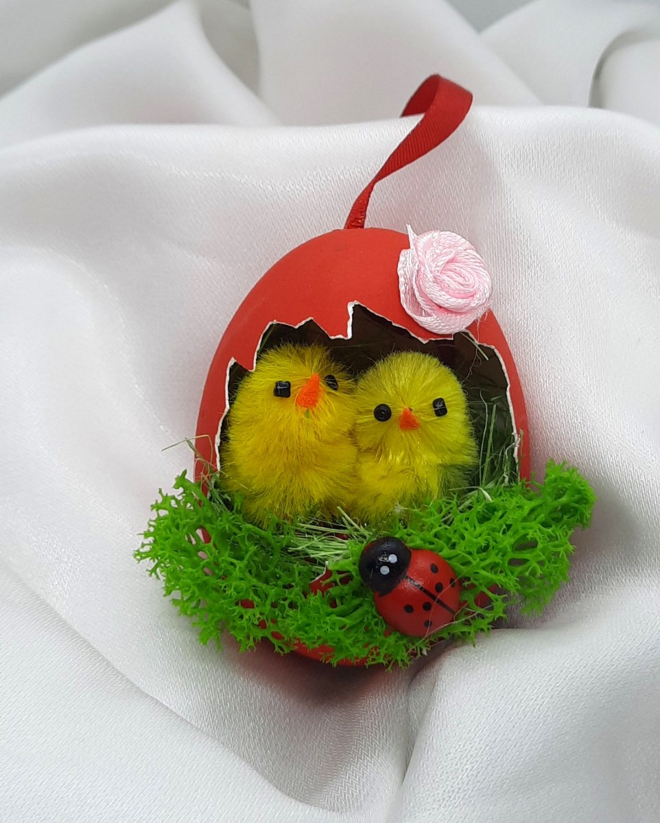 Vajíčka, kraslice s kuřátky