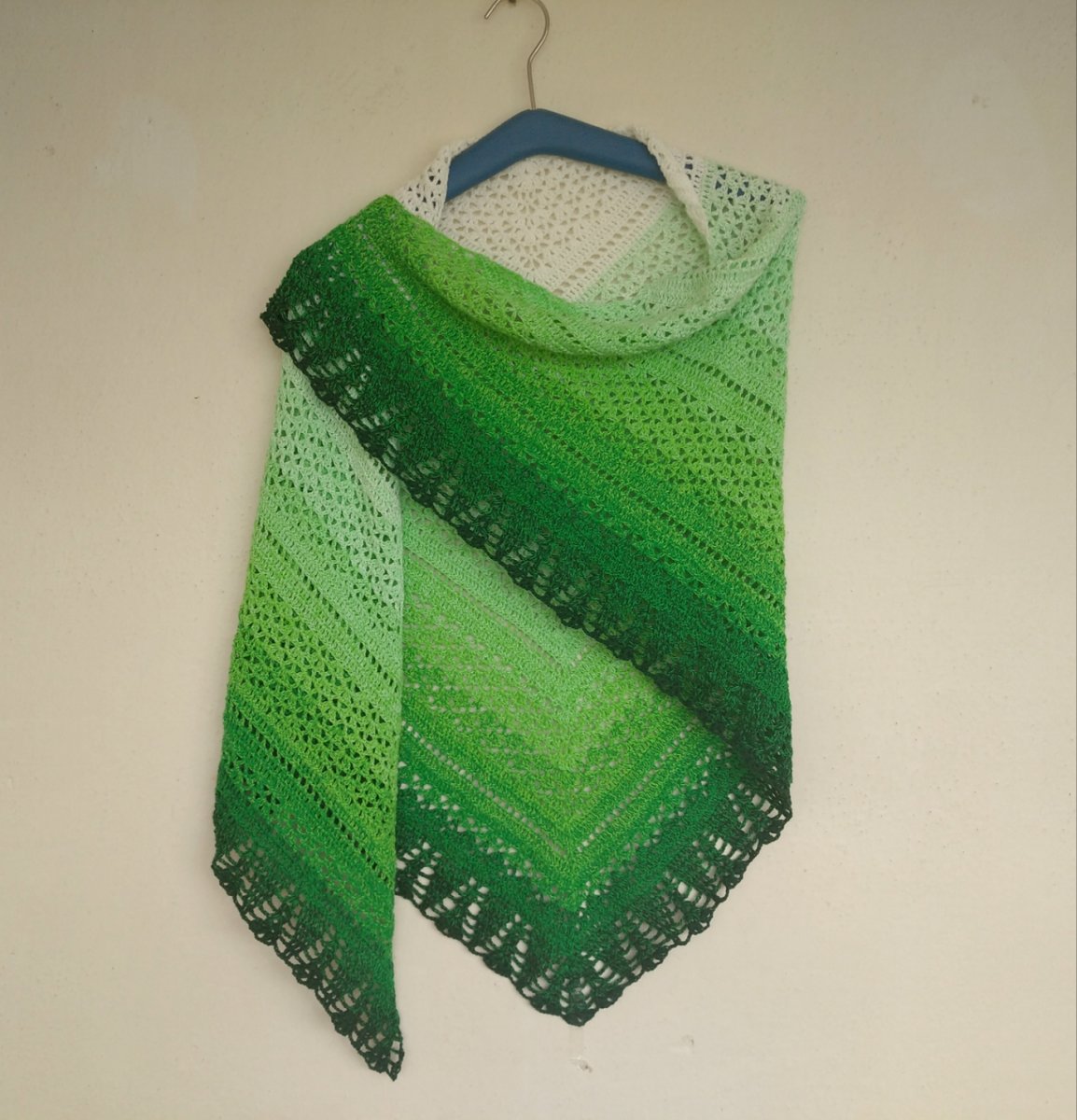 Háčkovaný šátek...ERIGENEIA...z duhového klubíčka...