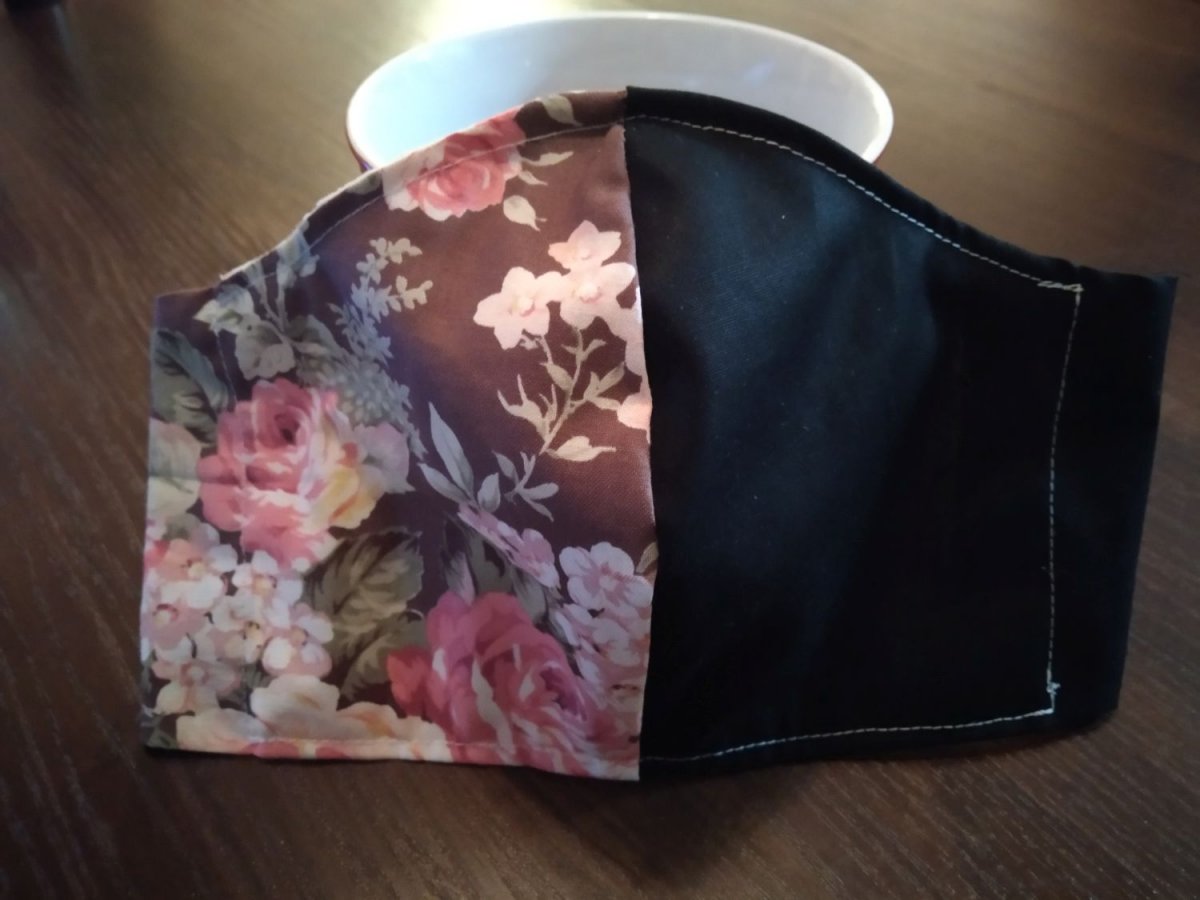 Dvouvrstvá rouška růže