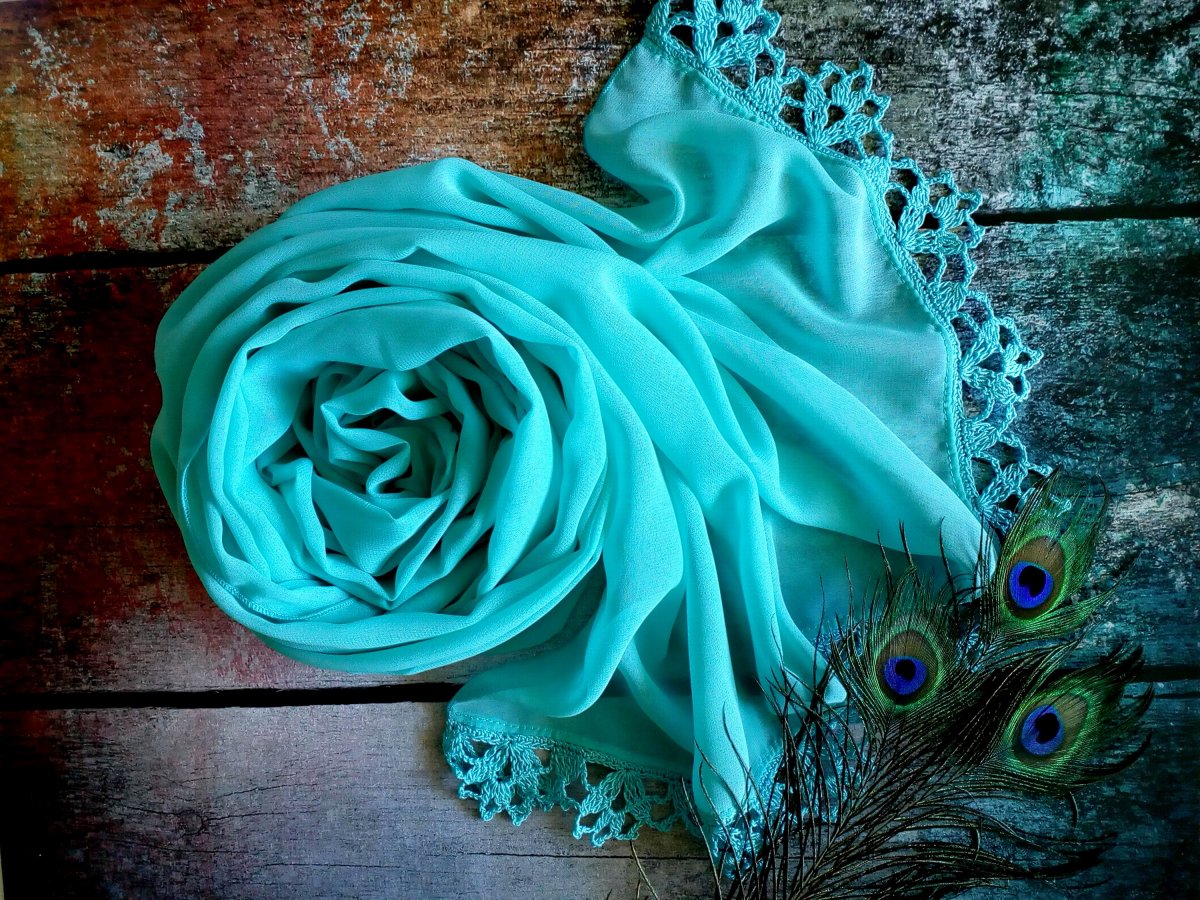 Zakleté jezírko - šifonový šál s krajkou