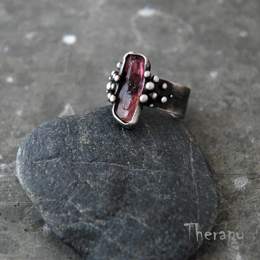 Prstýnek s rodolitem