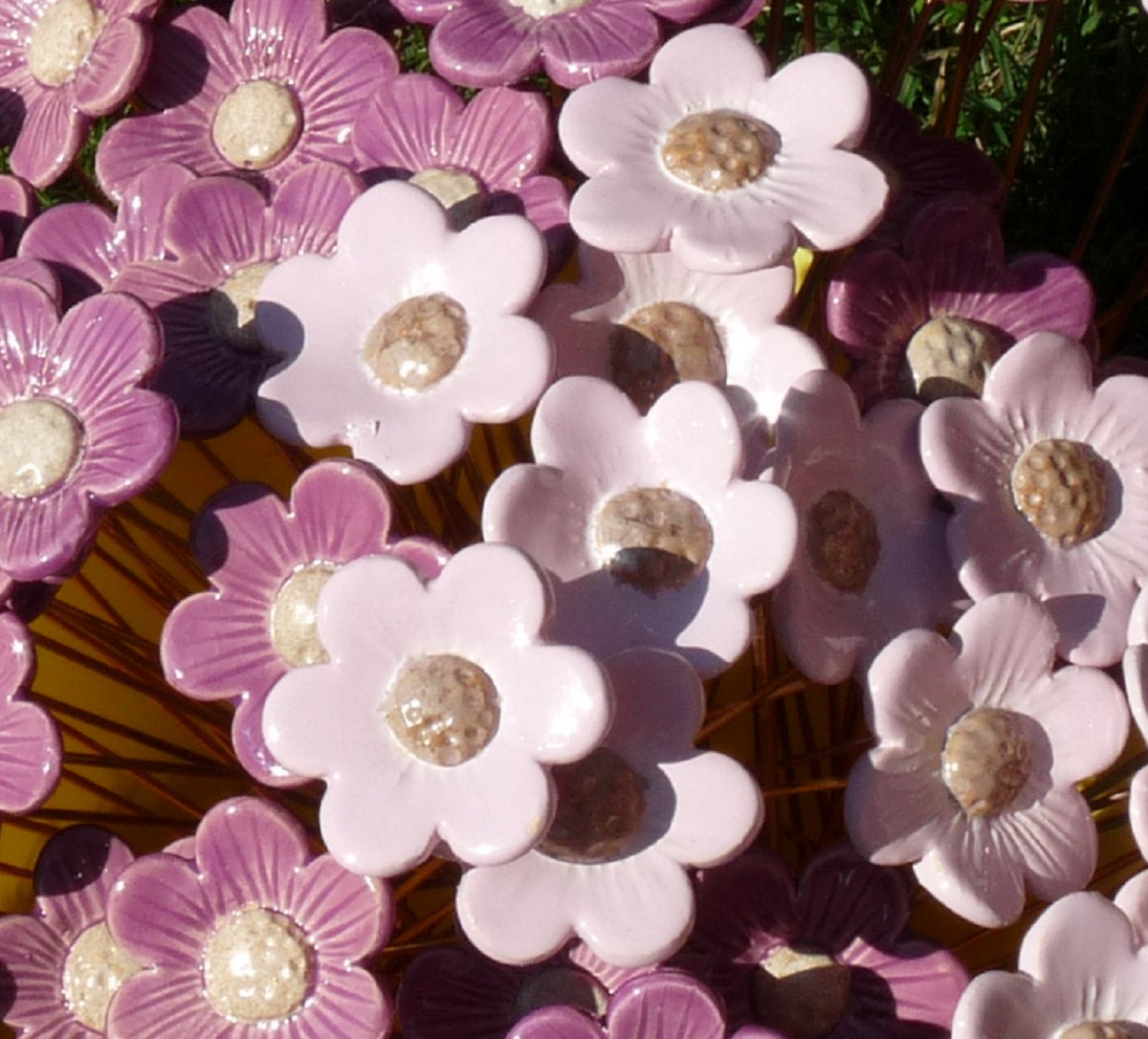 Růžové kytičky s listrovým středem