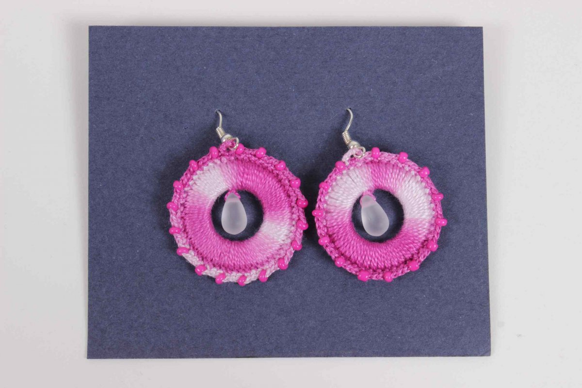 Náušnice s cyklámen kruhy