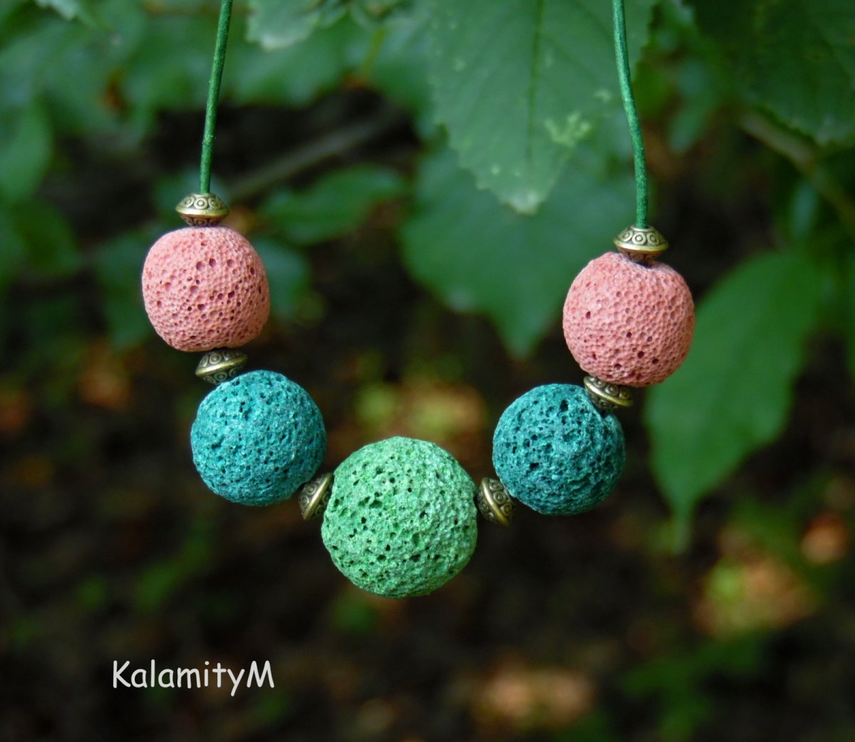 Duběnky - lávový náhrdelník