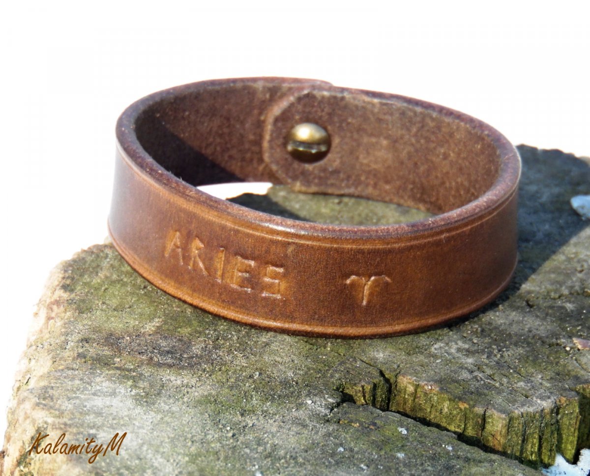 Kožený náramek s hvězdným znamením/textem na přání