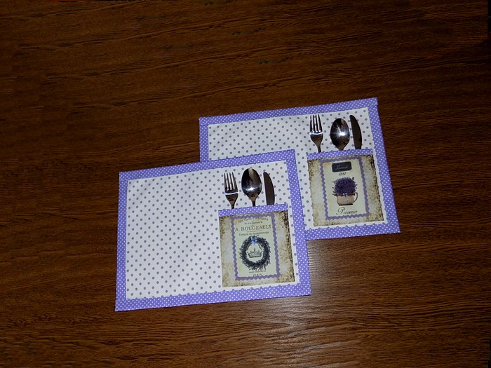 Levandulové fialovo-bílé prostírání 2 kusy