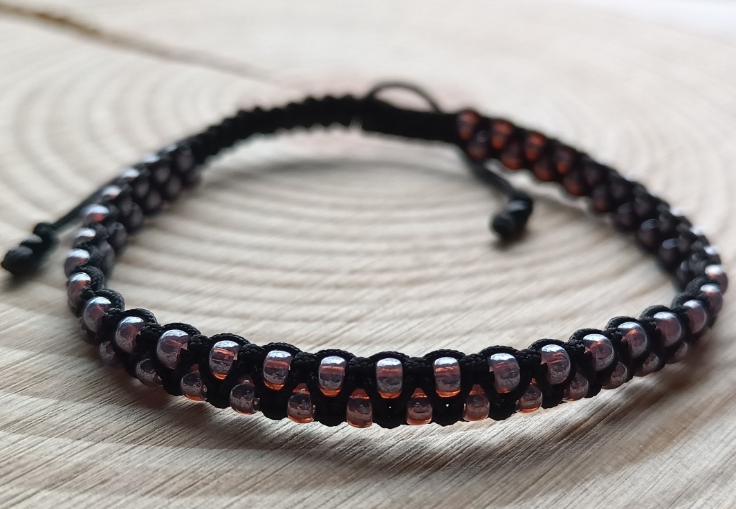 Černo fialový náramek 